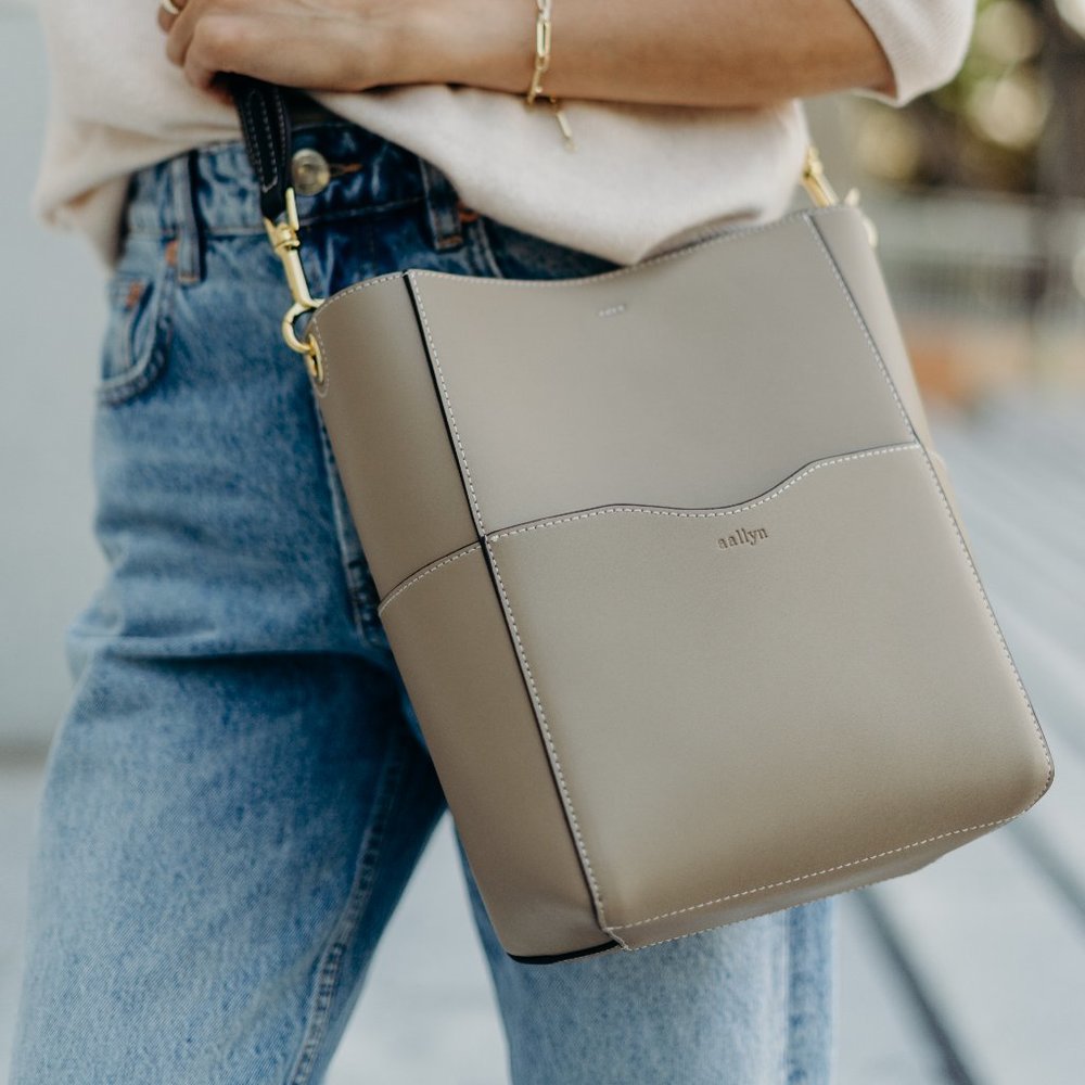 The Jordan Leather Bucket Bag - Cream - Picture 6 of 12